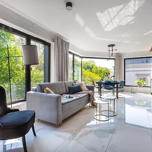  شقة Modern View Of Planty Park